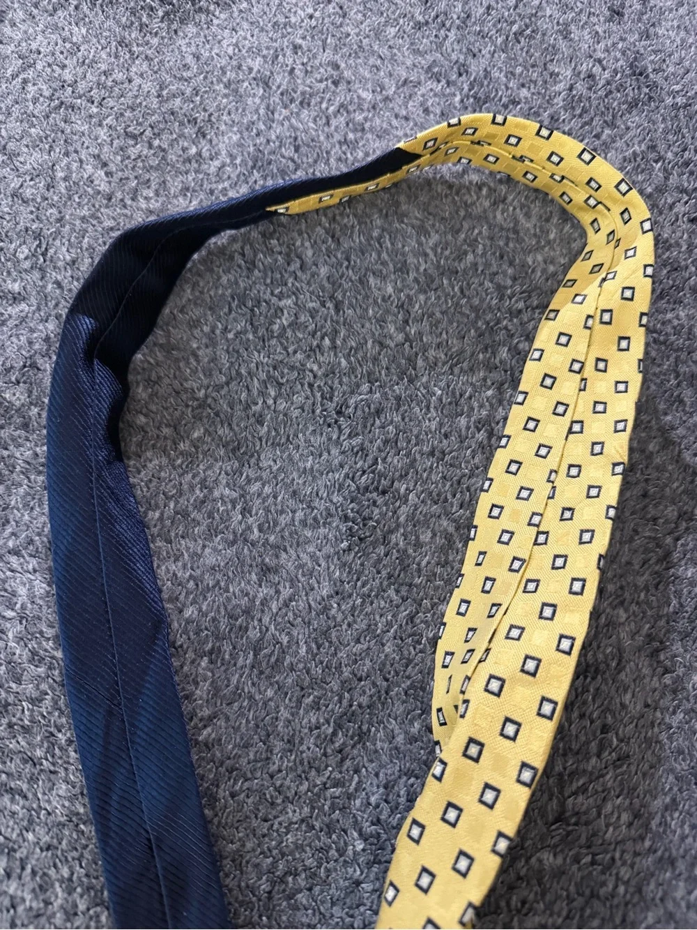 Tommy Hilfiger Men's Yellow Geometric Square Pattern 100% Silk Neck Tie